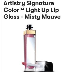 Artistry Light Up Lip Gloss (more colors)pink nude, misty muave,raspberry kiss.